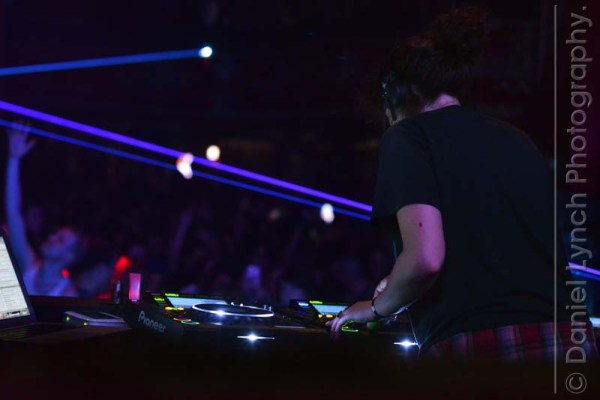 METRO LIFE & STYLE : ANNIE MAC