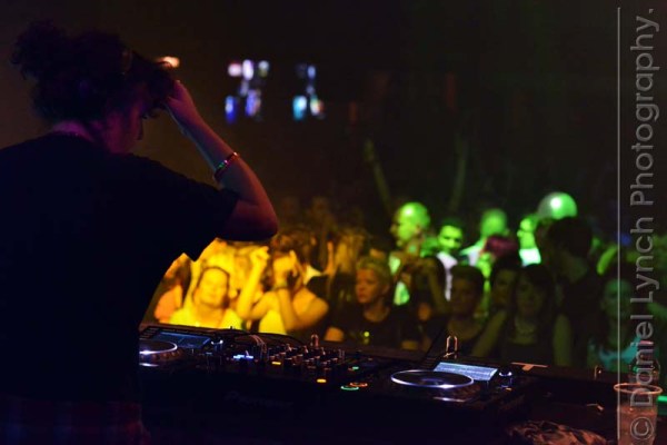 METRO LIFE & STYLE : ANNIE MAC