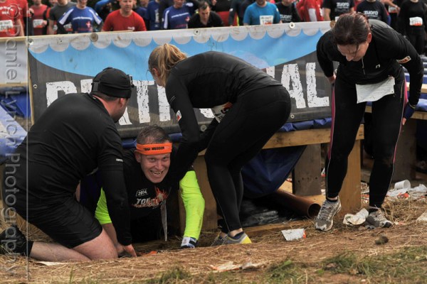 # TEAM METRO # 02/05/15. METRO FEATURES : TOUGH MUDDER. PICTURE SHOWS TEAM METRO COMPETING IN THE TOUGH MUDDER CHALLENGE. Credit: Daniel Lynch. 07941 594 556. www.lynchpix.co.uk
