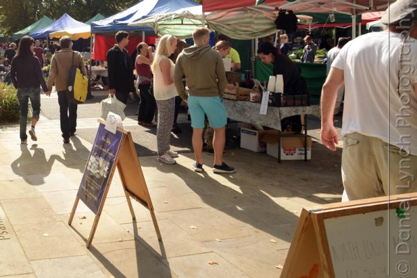 19/09/15. ES Homes & Property : Spotlight Stoke Newington. Stoke Newington Farmers' Market, St. Paul's Church, Stoke Newington High Street. Credit: Daniel Lynch. 07941 594 556. www.lynchpix.co.uk